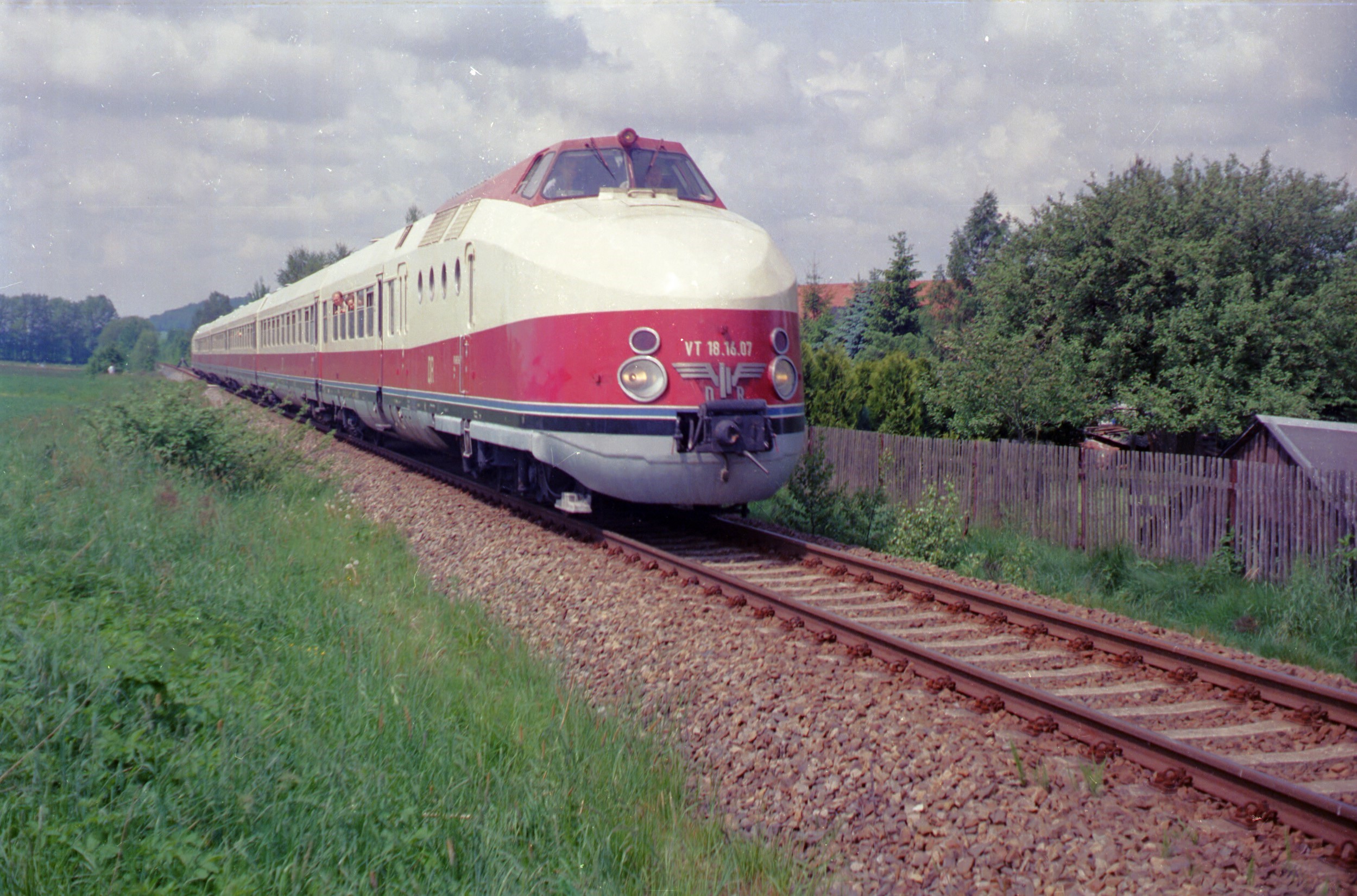 Historischer Schnelltriebzug der Baureihe VT 18.16